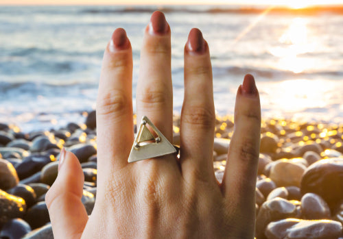 Jewellery that travels well. Easy pieces, holiday vibes