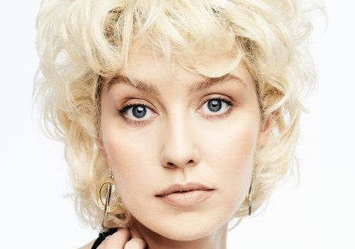 Which earrings shall I take ?