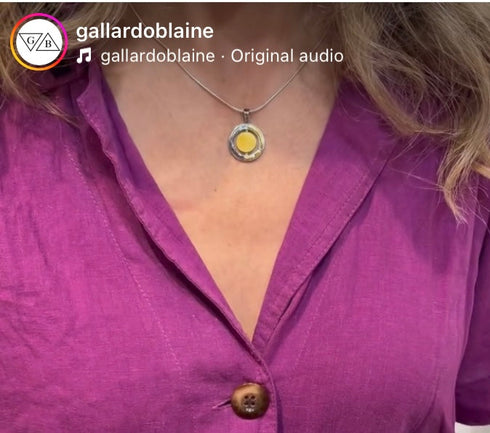 Urú Small Pendant & Chain