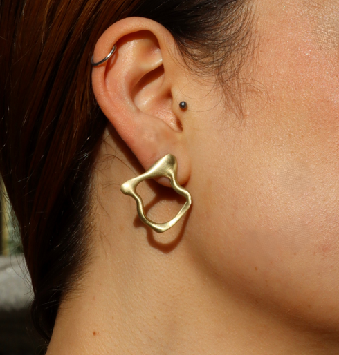 Asymmetrical Molten Studs