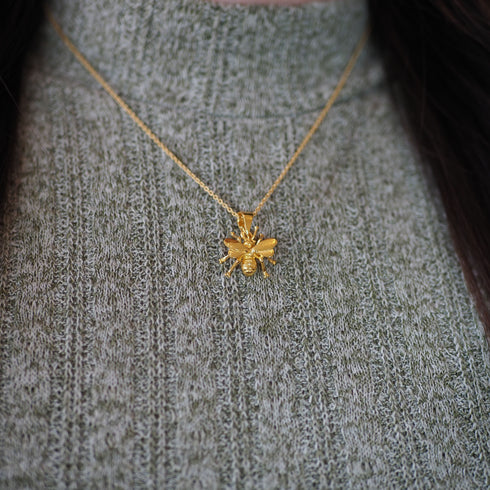 Wildlife Pendant - Small Bee With Chain
