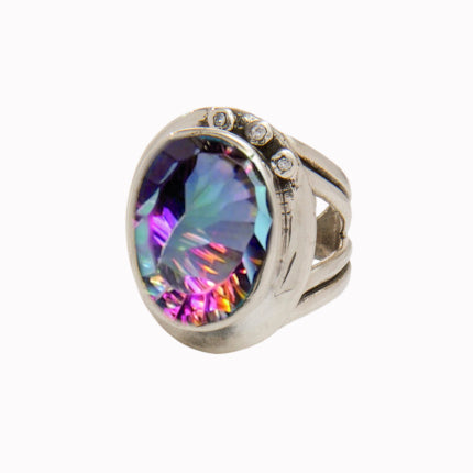 Eyetelia Ring in various gemstones