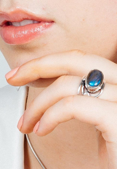 Horizontal Ring in various gemstones