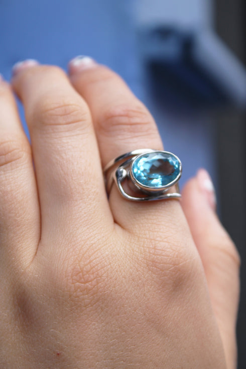 Horizontal Ring in various gemstones