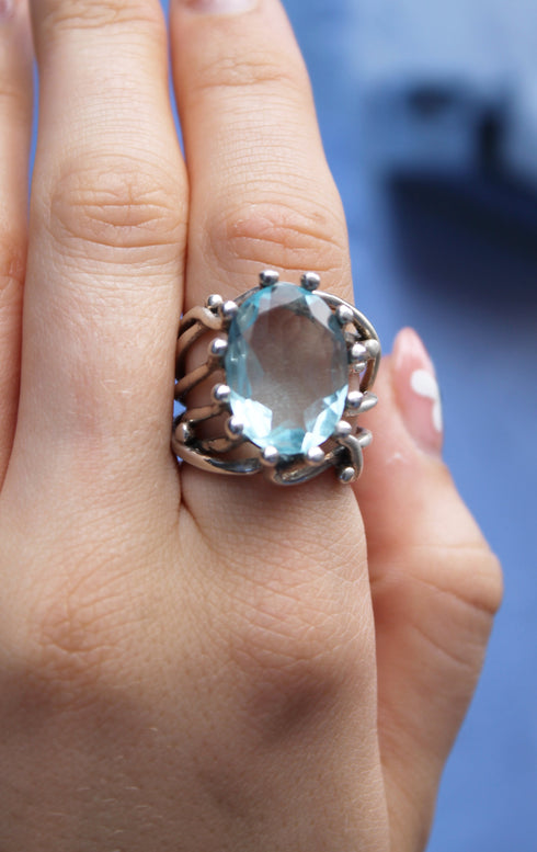 Willow Ring in various gemstones