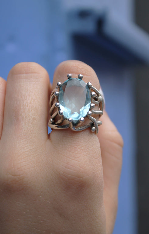 Willow Ring in various gemstones